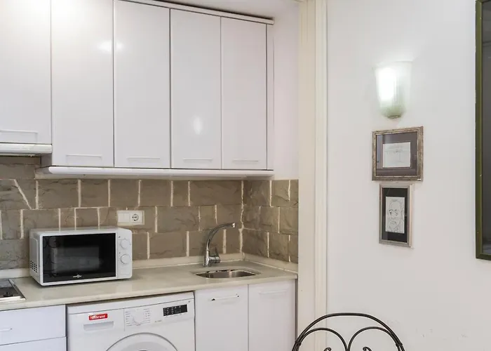 Serrano Park Apartman *